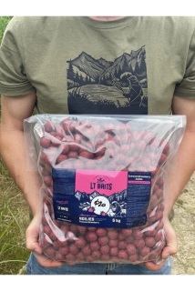 Boilies LT Baits Extreme Strawberry 20mm 5 kg